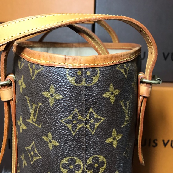 ❌Sold!Authentic Louis Vuitton Bucket GM #AR0957 - Picture 11 of 14